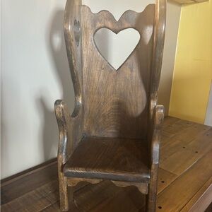 Unk Brown Wooden Heart-Back Decorative Accent Chair